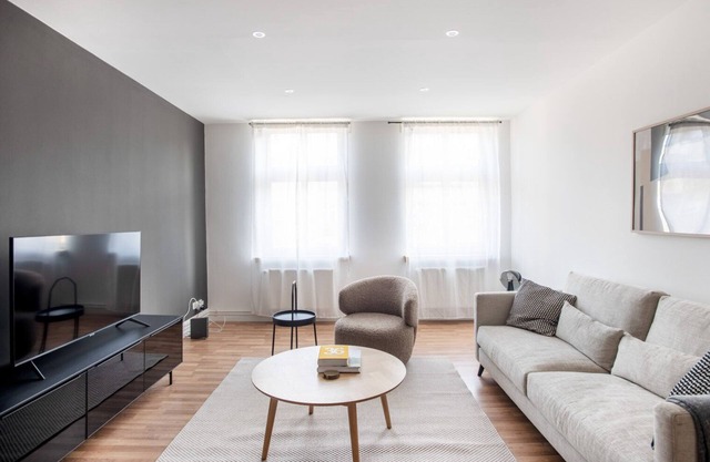 Beautiful Mitte 1BR nr Spree, by Blueground