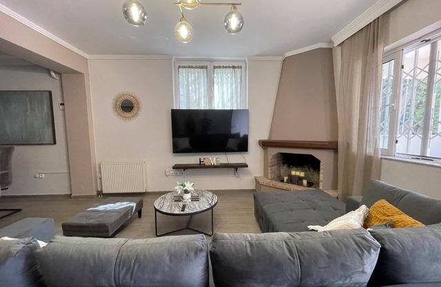 Beautiful Modern apartment private pool in quiet neighborhood,Agia Marina Koropi