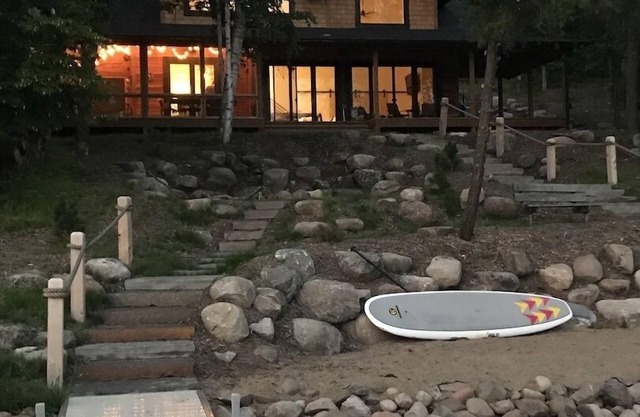 Beautiful, modern cabin on quiet Rush Lake bay