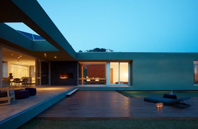 BEAUTIFUL MODERN HOUSE near the sea with mountain views
