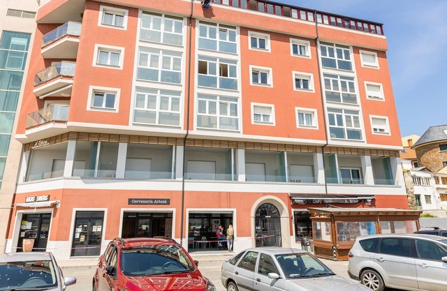 Beautiful, modern vacation apartment directly by the sea!