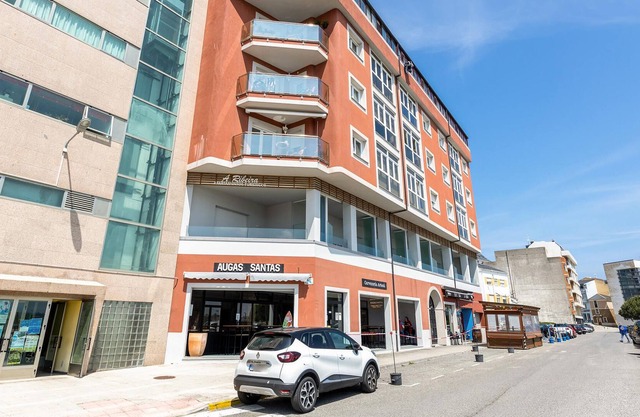 Beautiful, modern vacation apartment directly by the sea!