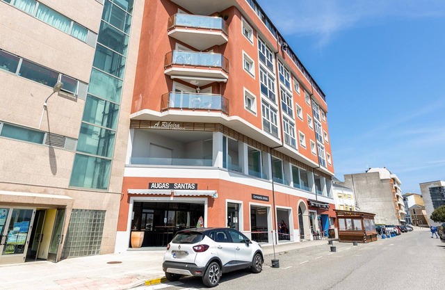 Beautiful, modern vacation apartment directly by the sea!