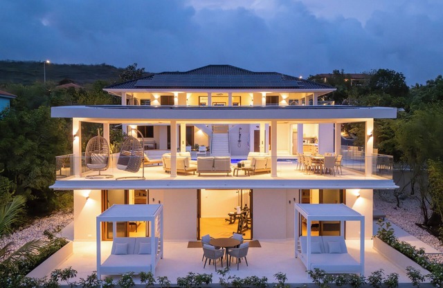Beautiful & modern villa with sea view, big terrace & private pool 🌴