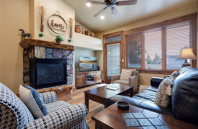 Beautiful Mountain Condo | Top Floor | Winter Shuttle | Great Amenities