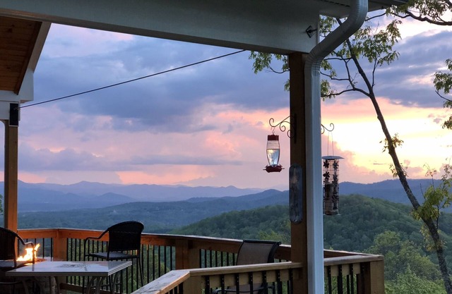 Beautiful Mountain Views with 2 Master Suites on 5 Acres