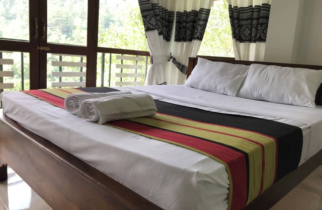 Beautiful Mountain View ,surrounded inTea state close to Kandy city !