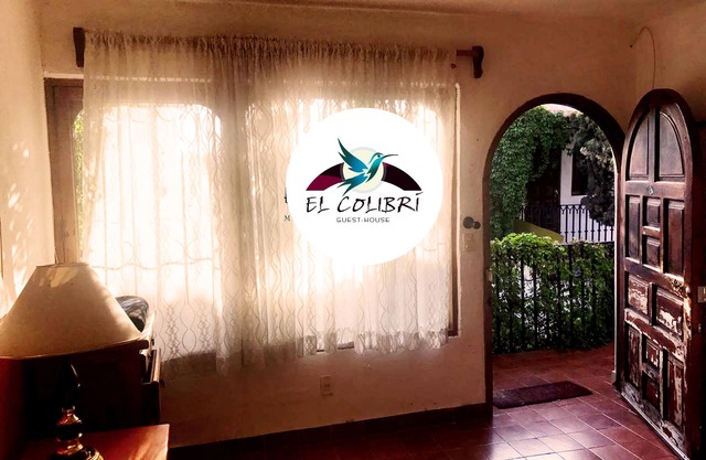 Beautiful rooms in colonial site, downtown private property, own bathroom.