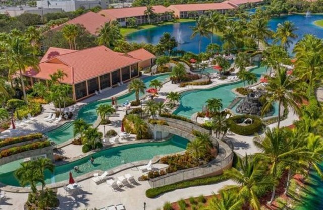 Beautiful Naples FL Condo w/Lazy River, Minutes to Marco Island/Naples Beaches