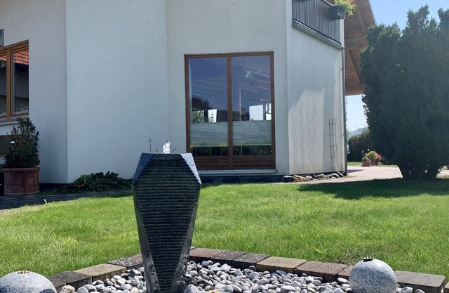 Beautiful, new apartment in the Weserbergland, quiet location, WiFi for 2-6 people