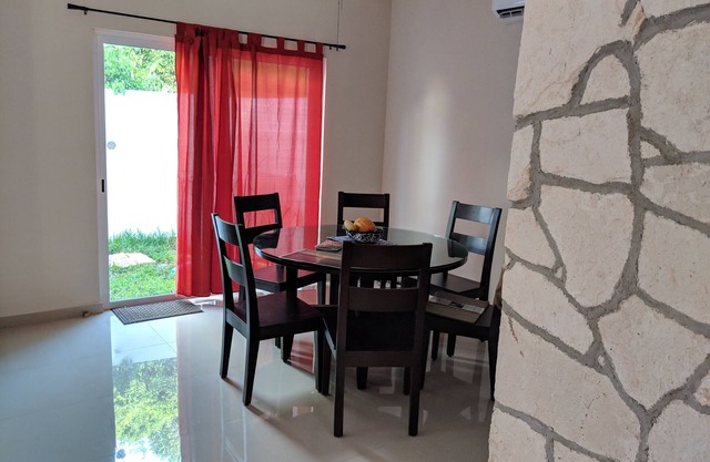 Beautiful new house on quiet and private community, 1.5 miles from the beach