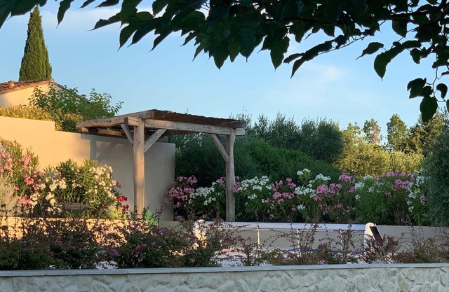 Beautiful new villa with garden and pool between vineyards and scrubland