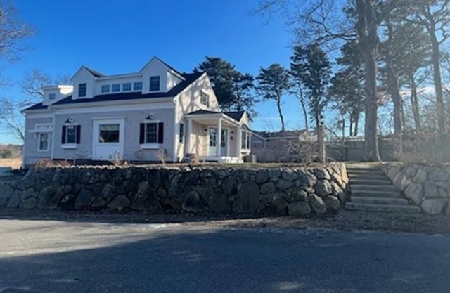 Beautiful Newly Renovated Home in New Silver Beach on Cape Cod in Falmouth, MA!