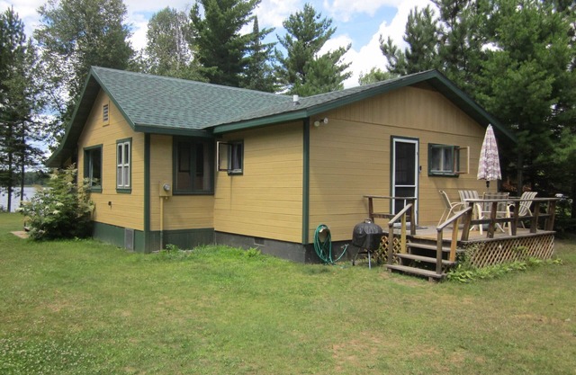 Beautiful Northwoods Cabin on Large, Quiet Lake – Perfect for Relaxing Getaways