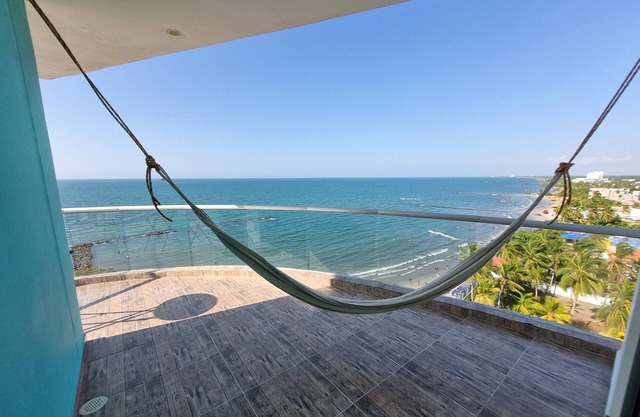 BEAUTIFUL OCEAN FRONT APT - AIR CONDITIONED -166 MTS - 3 BEDR. 4 BATHROOMS