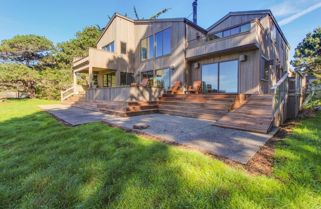 Beautiful Oceanfront Home with a Private Hot Tub, Bluff Views, & Shared Pool
