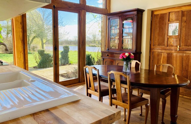 Beautiful one bed annex located at the heart of the three counties.