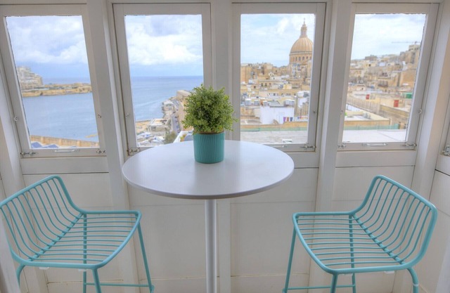 Beautiful one bedroom seafront apartment VPAL1-1