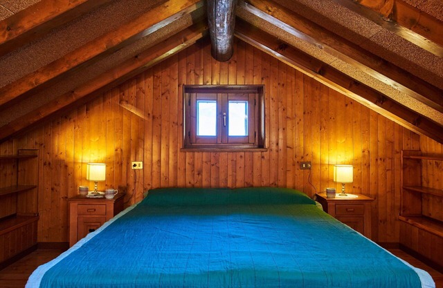 Beautiful private villa for 2 guests with WIFI, TV, terrace, pets allowed and parking