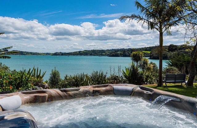 Beautiful Parua Bay waterfront bach