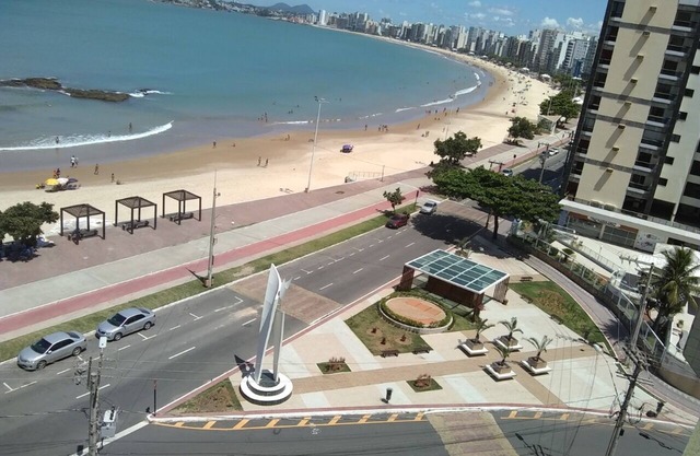 BEAUTIFUL PENTHOUSE FACING THE SEA IN THE BEST LOCATION IN PRAIA DO MORRO.