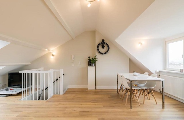 Beautiful penthouse near Rai and centre