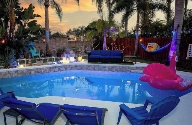 Beautiful Pool Home & SPA -w/Private Movie Theater!Your Home Away from Home