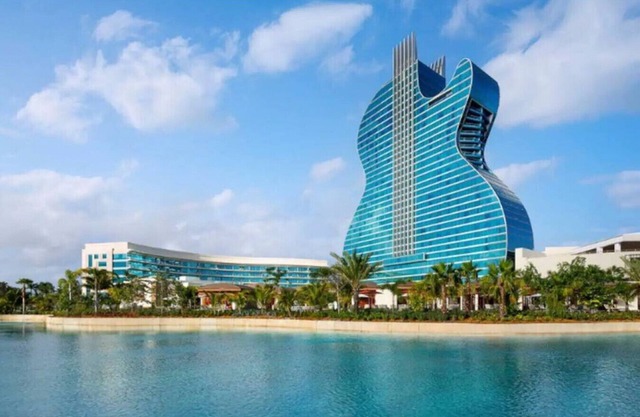 Beautiful Pool House /Close to Hard Rock Hotel