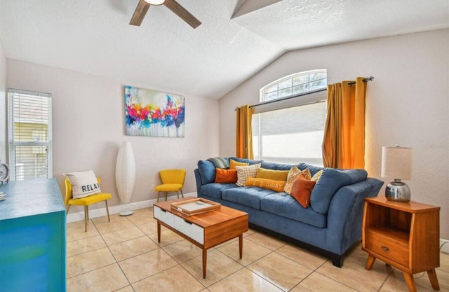Beautiful Pool & King Bed Home/10 Minutes from MCO