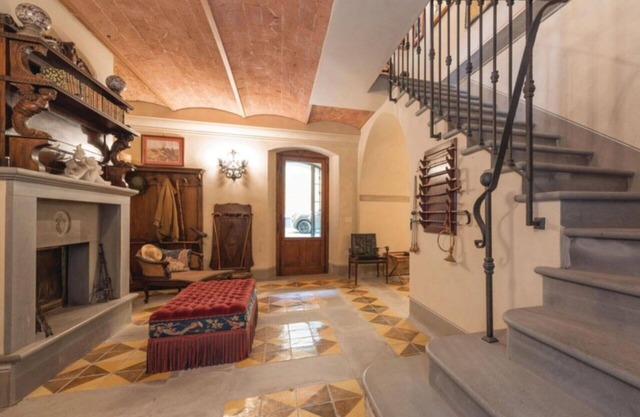 Beautiful private villa for 12 people with private pool, WIFI, TV and parking