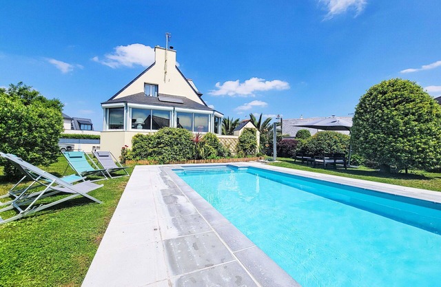 Beautiful private villa for 8 people with private pool, WIFI, TV, terrace, pets allowed and park.