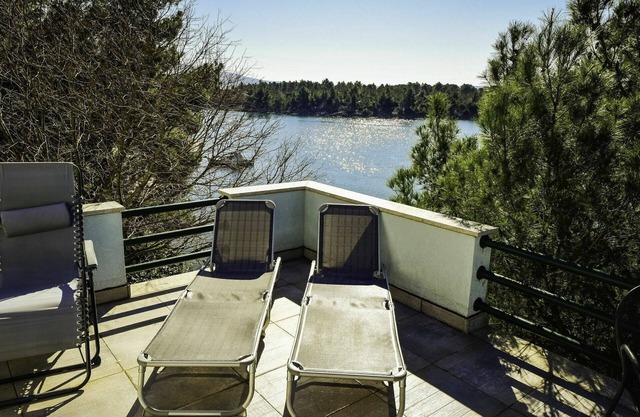 Beautiful private villa for 6 guests with WIFI, A/C, TV, terrace, pets allowed and parking