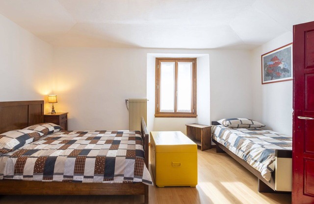Beautiful private villa for 7 people with A/C, WIFI, TV, patio, pets allowed and parking