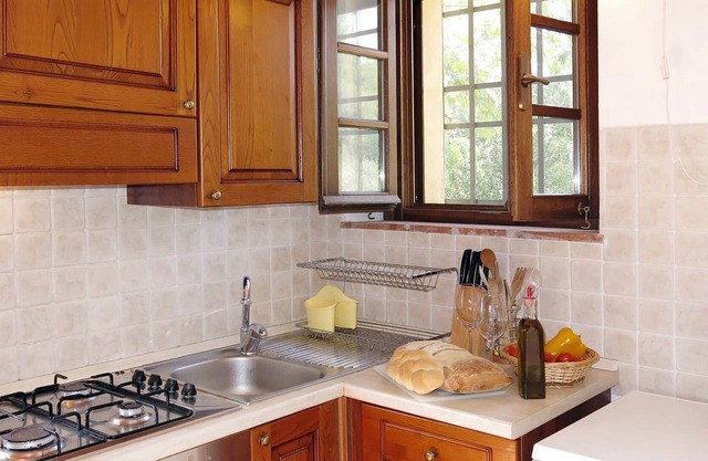 Beautiful private villa for 6 people with TV, patio and parking