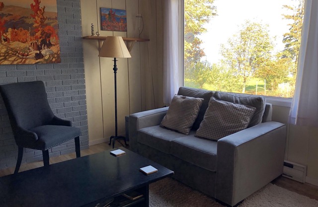 Beautiful, private oceanfront cottage on the Bay of Fundy