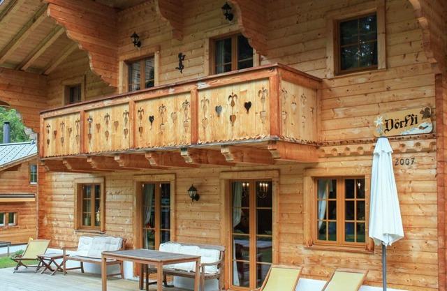 Beautiful private villa for 10 people with WIFI, TV, terrace and parking