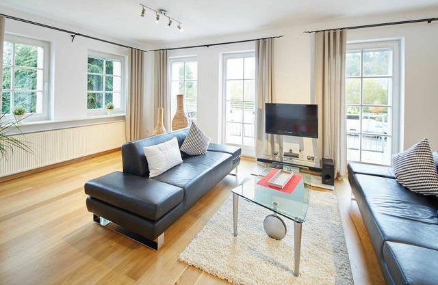 Beautiful private villa for 6 guests with WIFI, TV, terrace, pets allowed and parking