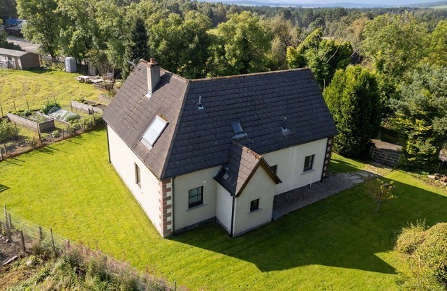 Beautiful private villa for 6 guests with WIFI, TV, patio and pets allowed