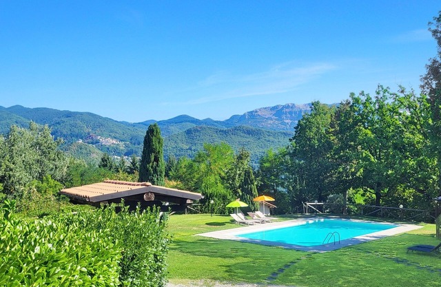 Beautiful private house with stunning views, large garden and private pool