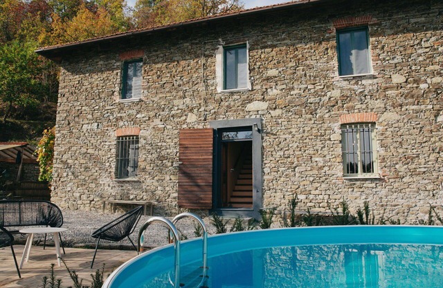 Beautiful private villa for 6 people with private pool, WIFI, patio, panoramic view and parking
