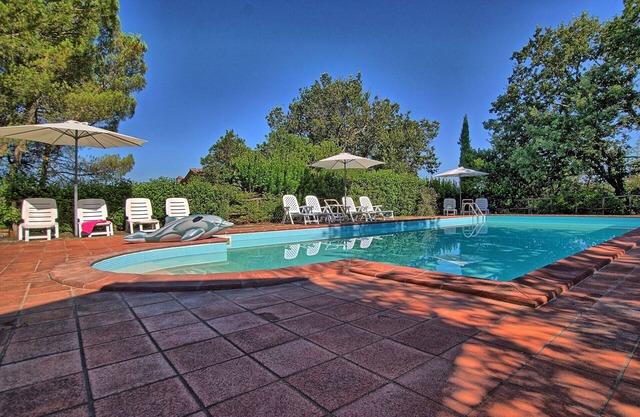 Beautiful private villa with WIFI, private pool, TV, veranda, panoramic view and parking
