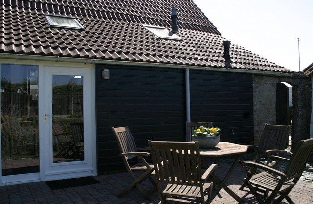 Beautiful private villa for 4 people with WIFI, TV, terrace, pets allowed and parking