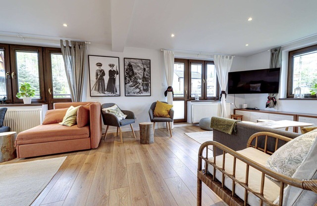 Beautiful private villa for 20 people with WIFI, TV, patio, panoramic view and parking