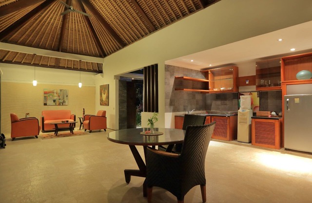 Beautiful Private Pool Villa few step to the beach