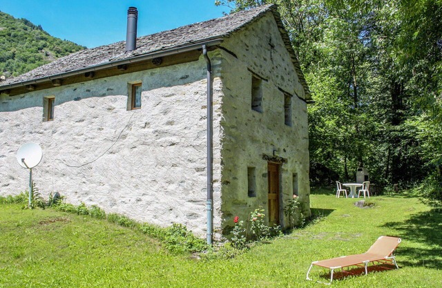 Beautiful private villa for 4 people with WIFI, TV, terrace, panoramic view and parking