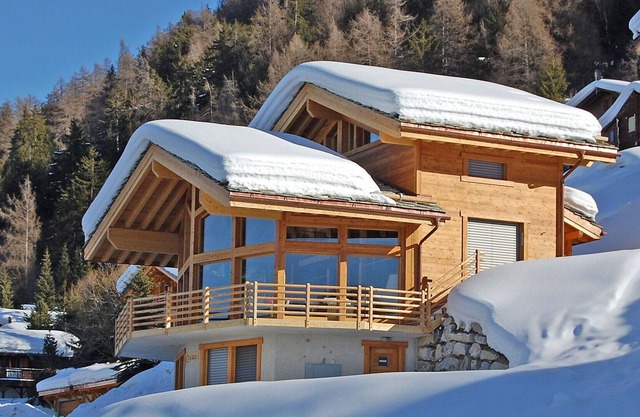 Beautiful private villa for 10 guests with WIFI, TV, terrace and parking