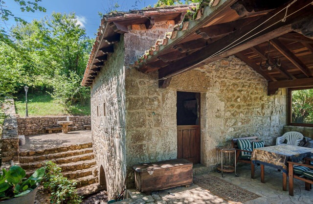 Beautiful private villa for 2 people with TV, terrace and parking