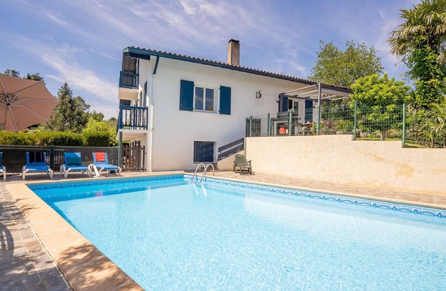 Beautiful private villa for 8 people with WIFI, private pool, TV, terrace and pets allowed