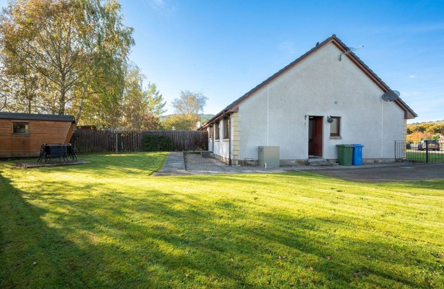 Beautiful private villa for 6 people with WIFI, TV, patio and parking