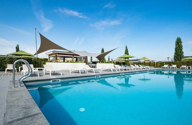 Beautiful private villa for 6 people with A/C, WIFI, pool, TV, terrace and parking